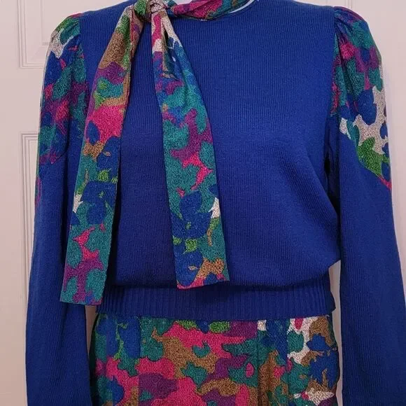 #302 Anthony Sicari- Blue Sweater, w Printed Tie & Skirt,size 12 - Picture 8 of 9